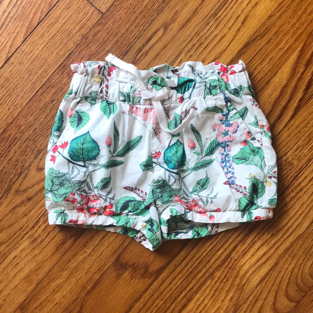 Baby Gap 4T gathered shorts green and coral floral